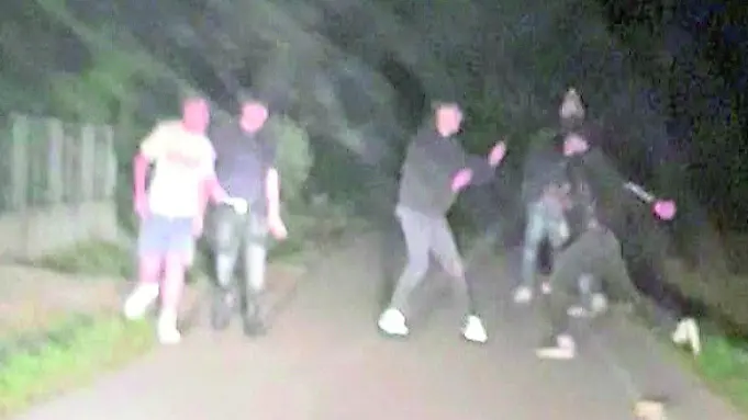 Un frame del video che riprende l’aggressione a Lorenzo Cristea