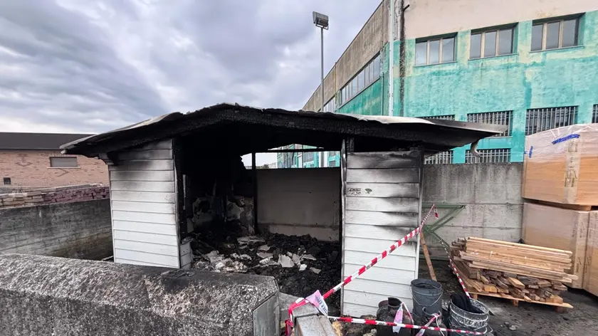 La casetta della Trevi House che è andata a fuoco