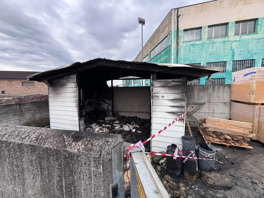 La casetta della Trevi House che è andata a fuoco