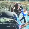Un frame del video che riprende l’omicidio: Francesco, la vittima, indossa un giaccone bianco e blu