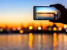 Accusato di stupro: si salva con la geolocalizzazione delle foto scattate quella sera