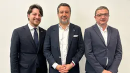 Da sinistra: Alberto Stefani, Matteo Salvini, Maurizio Fugatti