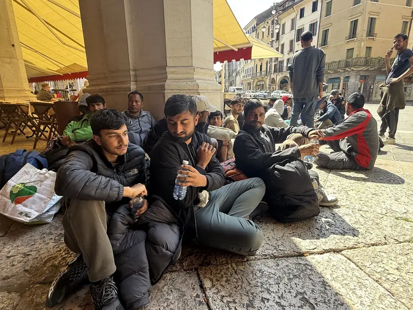 La protesta dei migranti in piazza dei Signori a Treviso