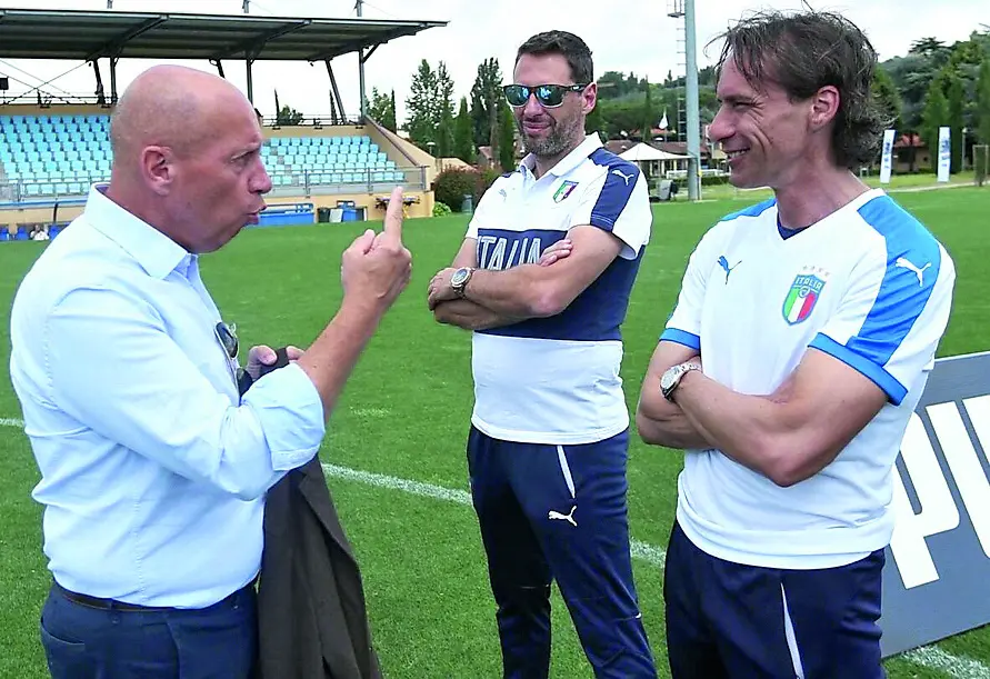 Maurizio Marchesini ai tempi del suo lavoro per i centri federali della Figc in foto con Maurizio Viscidi ed Enrico Chiesa