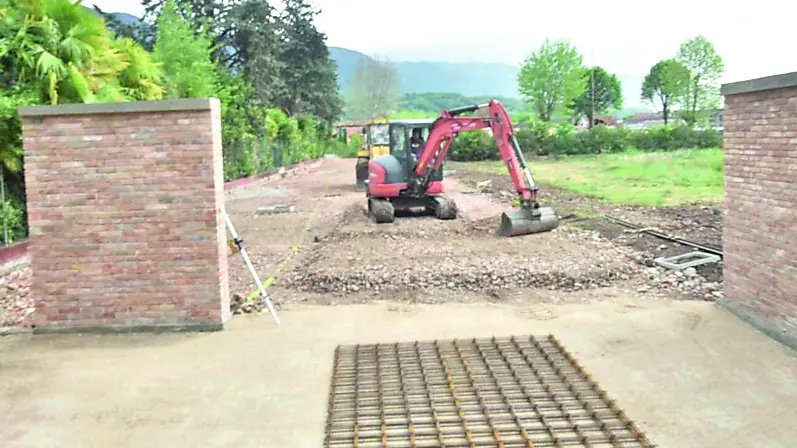 Il cantiere in corso per la nuova ciclopedonale all’ex caserma Gotti