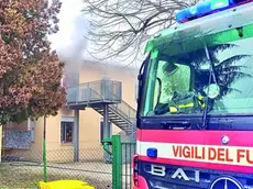 I vigili del fuoco all’asilo di Campigo dove si era sviluppato un incendio
