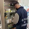 I controlli della Finanza nel negozio