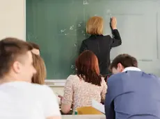 Studente under 14 insulta docente su WhatsApp