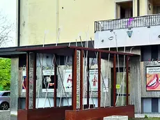 L'ingresso del poliambulatorio in zona Fiera dove sarebbe stati prodotti i tamponi e i Green Pass falsi