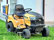 Il trattorino con cui è stata investita la bimba di diciannove mesi