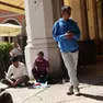 I giacigli fuori dalla prefettura