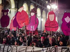 Una manifestazione contro la violenza maschile sulle donne
