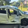 Una delle auto coinvolte nel frontale in via Bibano