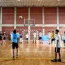 Giovani atleti in una palestra: la pratica sportiva, anche nella Marca, sta diventando sempre più cara