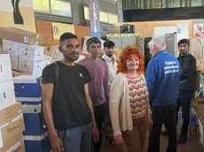 Alcuni dei migranti aiutati da Mirella Tuzzato