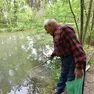 Una Trachemys scripta nel laghetto dell’Isola dei Morti e il pensionato Toni Tonetto