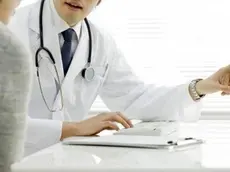 Medico e paziente in ambulatorio