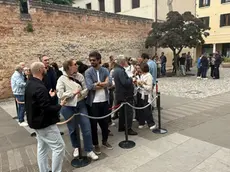 La coda fuori da Santa Caterina per la mostra di Goldin