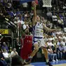 Federico Miaschi arriva al ferro: Treviso Basket batte Reggio Emilia