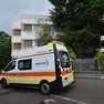 Un'ambulanza davanti al De Gironcoli di Conegliano