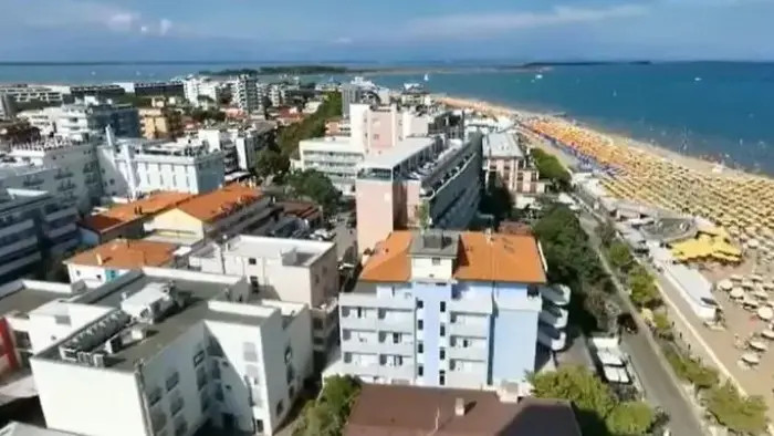 Il giovane si trovava a Lignano in gita scolastica (foto d'archivio)