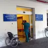 Un infermiere all’ingresso della rianimazione al Ca’ Foncello