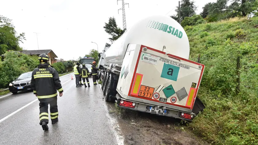 La cisterna fuori strada