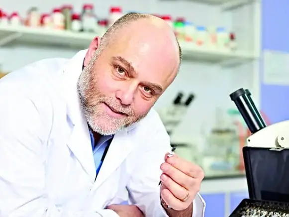 Stefano Vanin, 53 anni, entomologo abita a Treviso e insegna a Genova