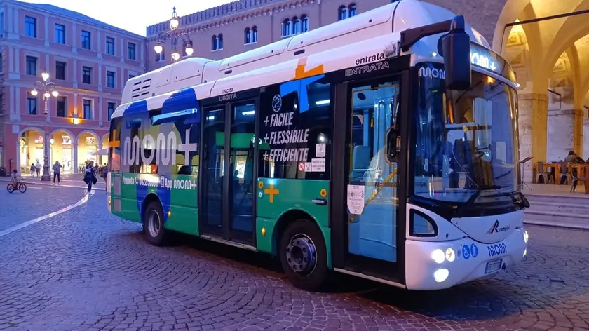 Un autobus della flotta di Mom