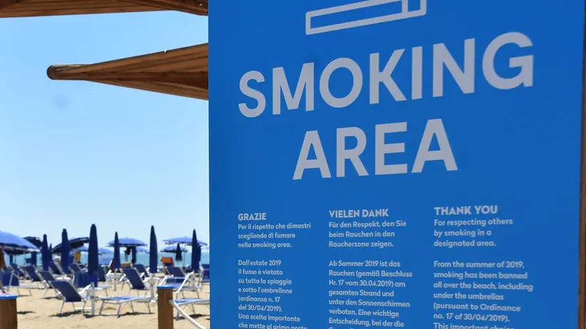 Nelle spiagge del litorale veneziano non si fuma