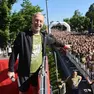 Linus dal palco con i 16 mila runner della Deejay Ten. Foto Colussi