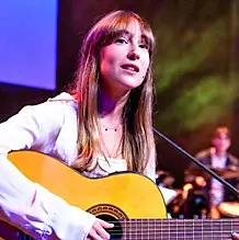 Beatrice Milanese è diplomata al conservatorio di Vicenza in canto jazz