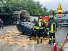 L'auto capovolta