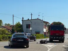 La scena dell'incidente tra una moto e un camion a Ormelle