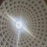 La rete di protezione contro la caduta di pezzi di intonaco dalla volta del Tempio