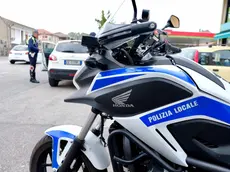 Un posto di blocco della polizia locale