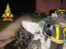 L'auto coinvolta nell'incidente a Resana (foto vigili del fuoco)