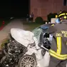 I soccorsi prestati dai vigili del fuoco subito dopo l’incidente