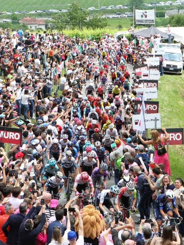 Tifosi al Muro di Ca' del Poggio