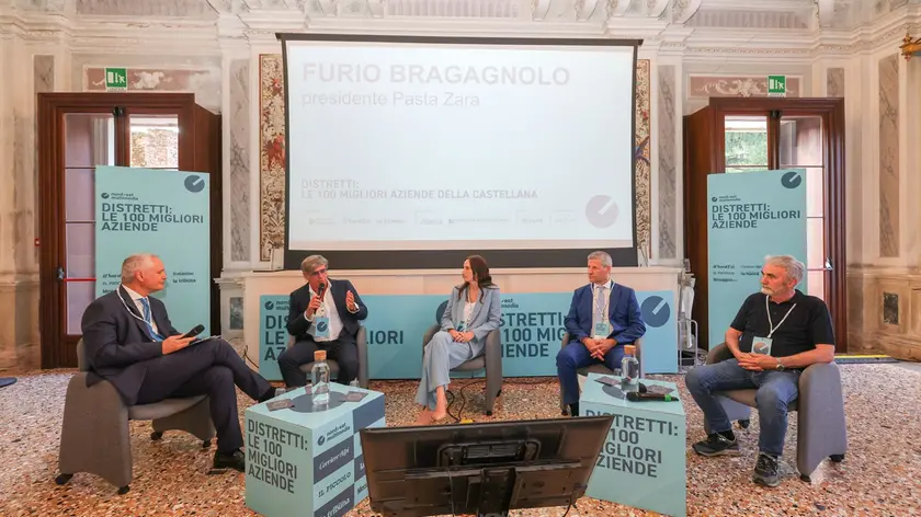Nella foto da sinistra: Piana, Bragagnolo, Comacchio, Bertollo e Gelain (foto Macca)