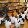 Lo stupore e la meraviglia dei bambini davanti all’allestimento di parte della Collezione Scarpa al seminario vescovile di Treviso