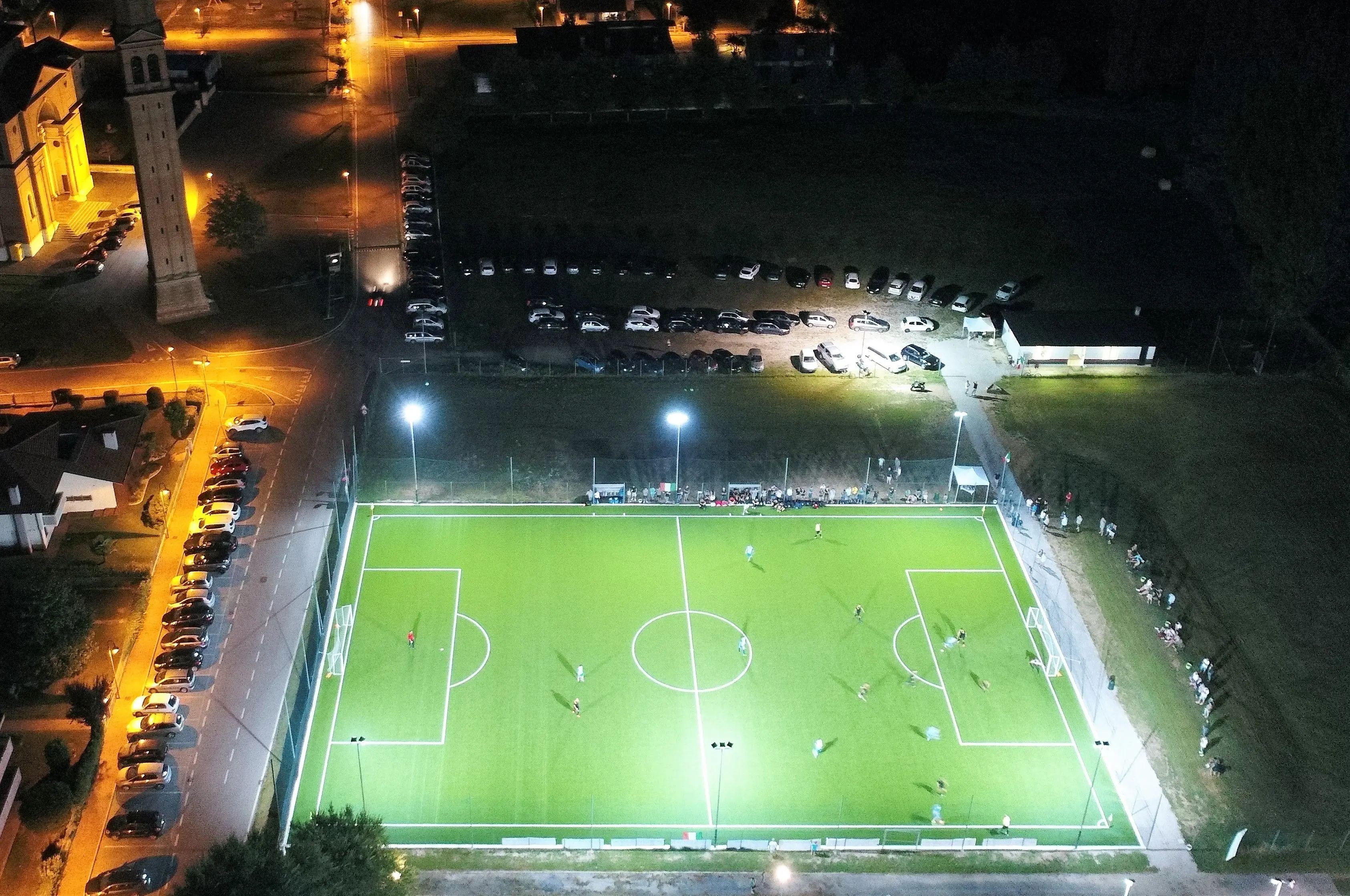 Una veduta aerea del campo di calciotto a Morgano