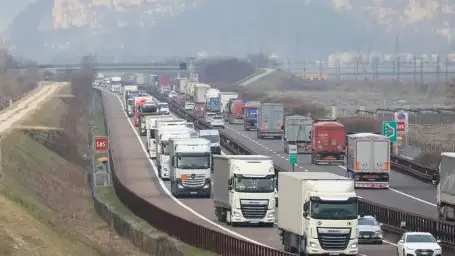 Camion sull'autostrada del Brennero