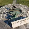 Rubata la statua degli ex internati
