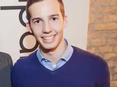 Alessandro Gallo, isontino, 20 anni, studente di Economia, si è tuffato nelle acque antistanti la Scala reale per soccorrere un uomo che stava annegando