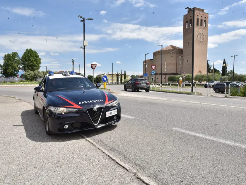 La rissa è avvenuta in strada all’altezza della rotatoria tra la statale Pontebbana e la provinciale 34