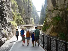 Escursionisti ai Serrai di Sottoguda