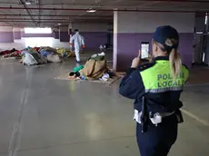 Polizia locale di Treviso durante lo sgombero del Dal Negro lo scorso 16 aprile