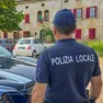 Sul posto sono intervenuti gli agenti della polizia locale