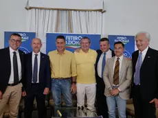 Roberto Vannacci con gli ultimi innesti in Futuro Nazionale: il terzo da destra è il veneto Gianangelo Bof